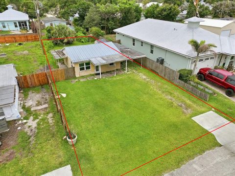 Tiny photo for 996 SW 34th Terrace, Palm City, FL 34990 (MLS # B26037317)