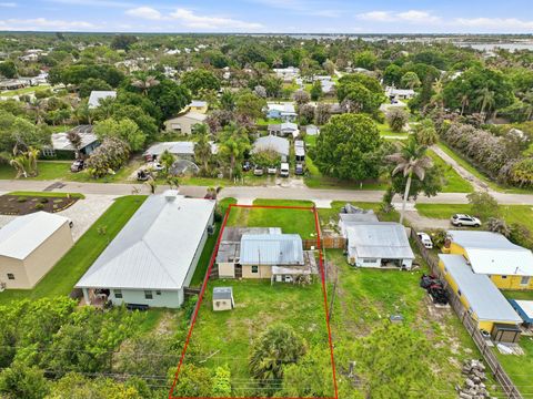 Tiny photo for 996 SW 34th Terrace, Palm City, FL 34990 (MLS # B26037317)