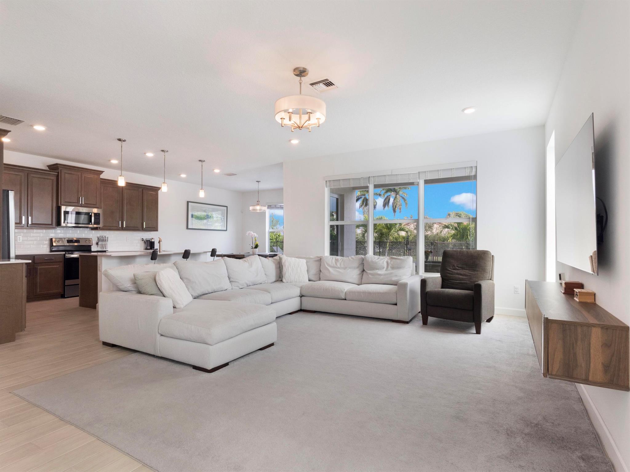 2660 Country Lake Trail