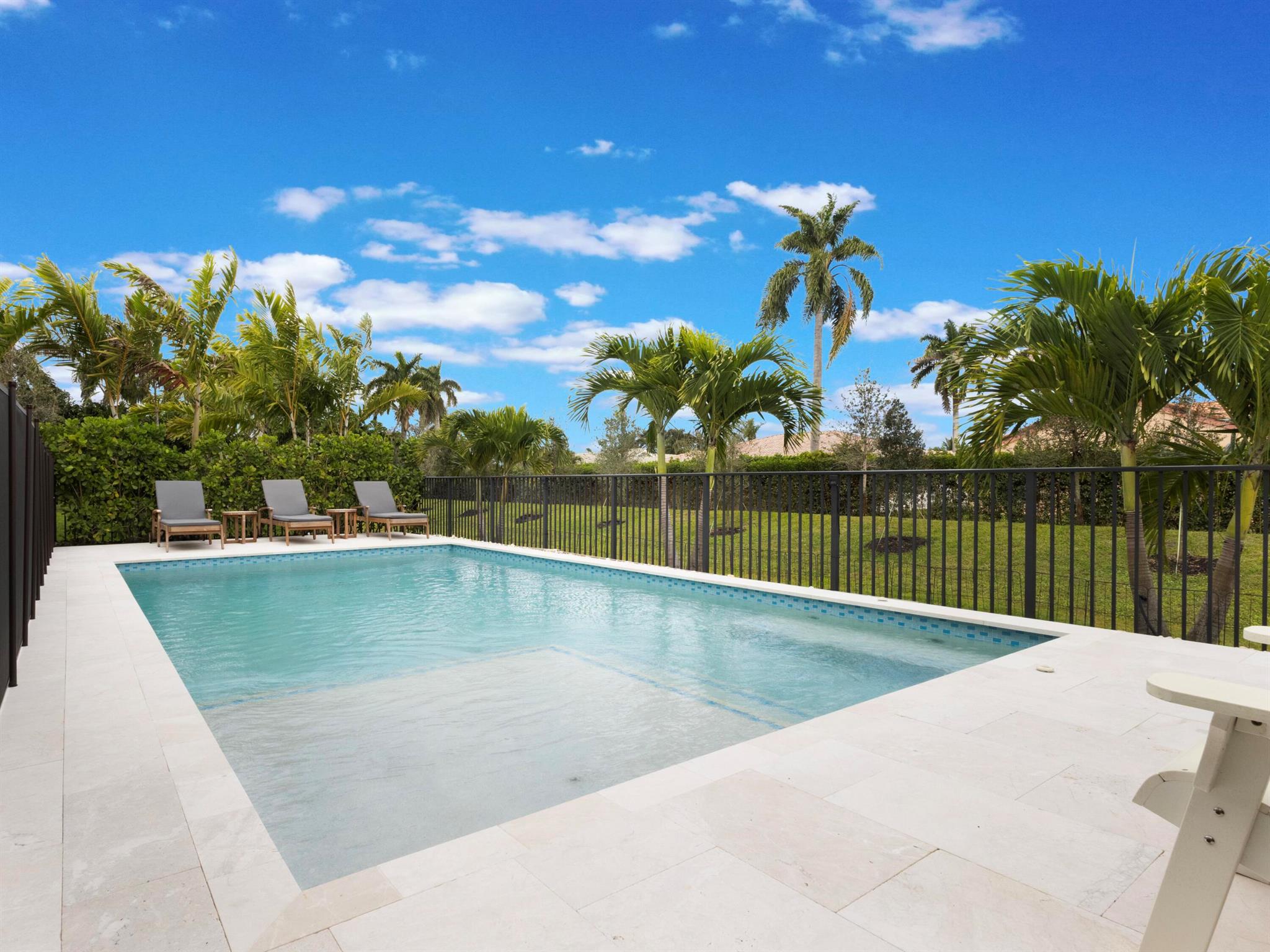 2660 Country Lake Trail
