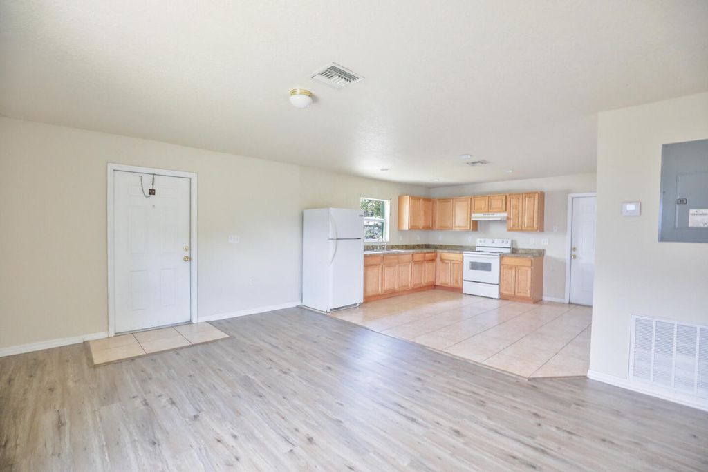 Photo of 701 N 17th Street, Fort Pierce, FL 34950 (MLS # R10998425)
