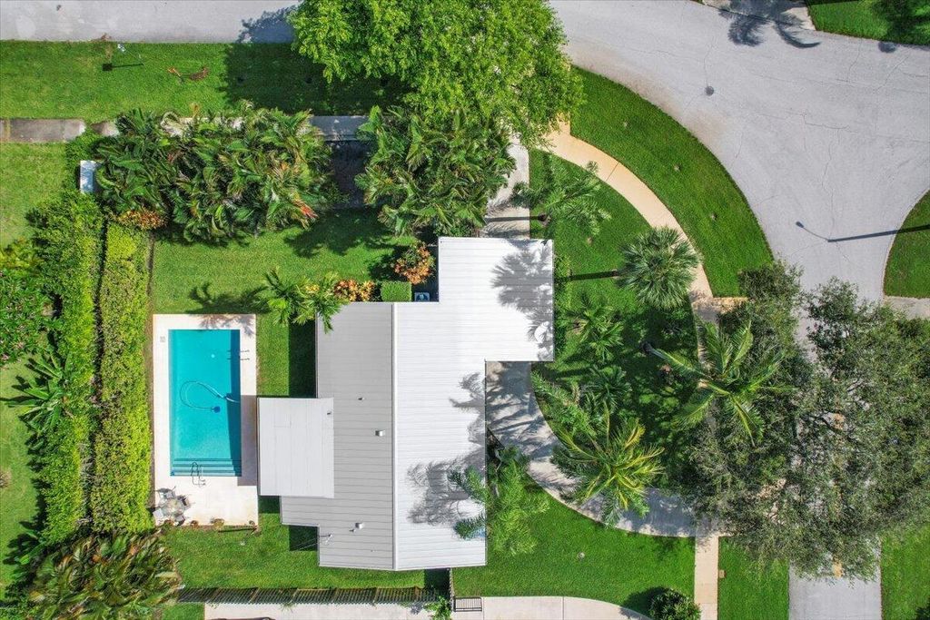 Photo of 945 Westwind Drive, North Palm Beach, FL 33408 (MLS # R10905823)