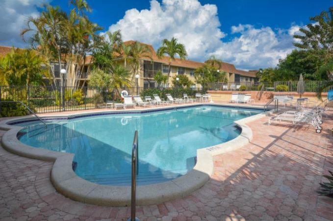 BOCA LINDA - Residential