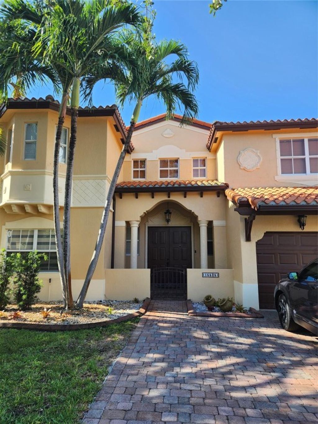 Photo of 15525 SW 26th Terrace, Miami, FL 33185 (MLS # F10548585)