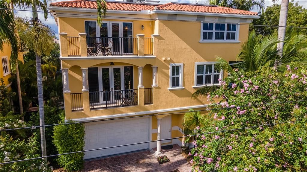 Photo of 1600 NE 9th St #20, Fort Lauderdale, FL 33304 (MLS # F10293249)