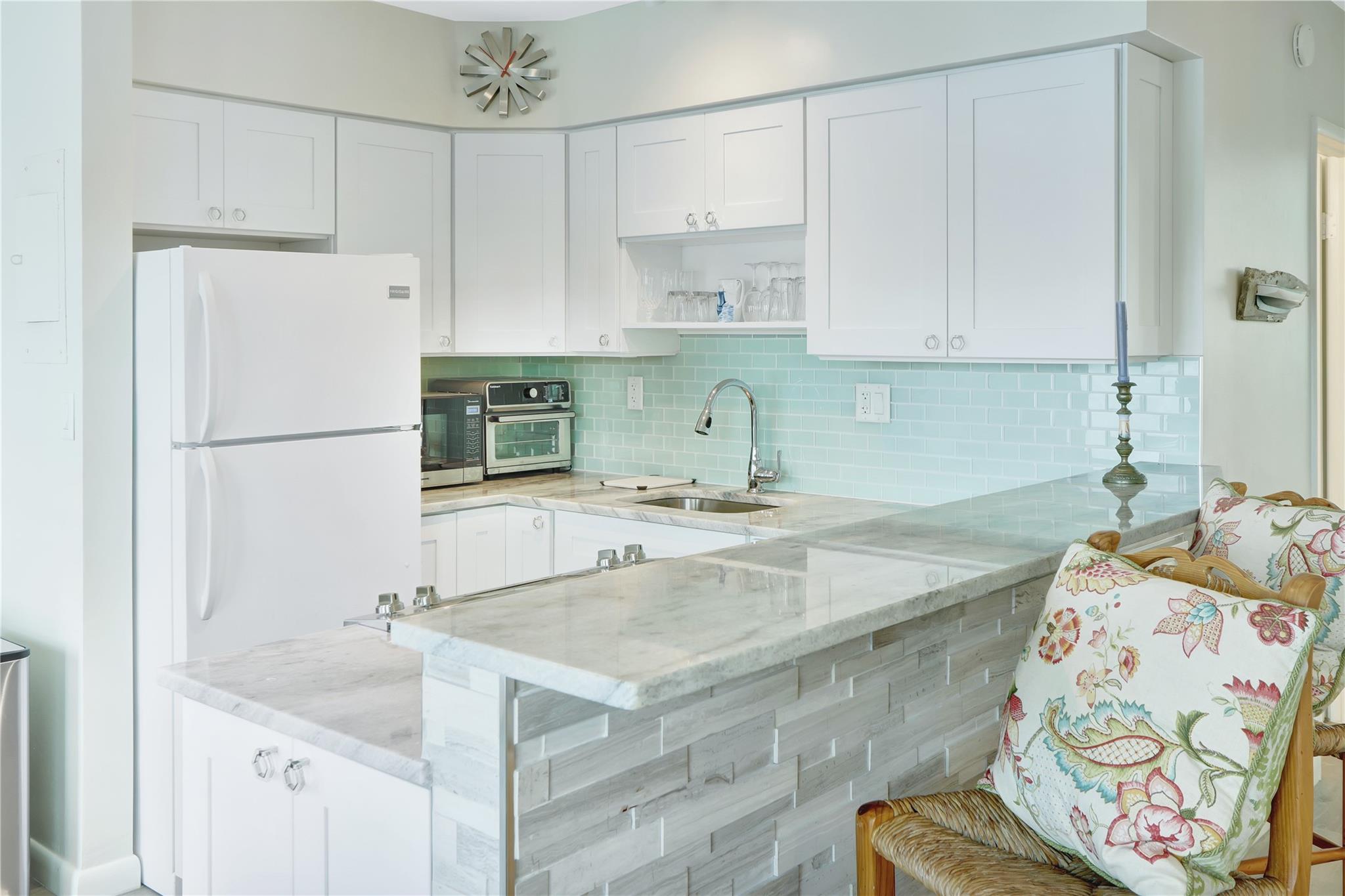 LAKE MAYAN APTS CO-OP - Residential