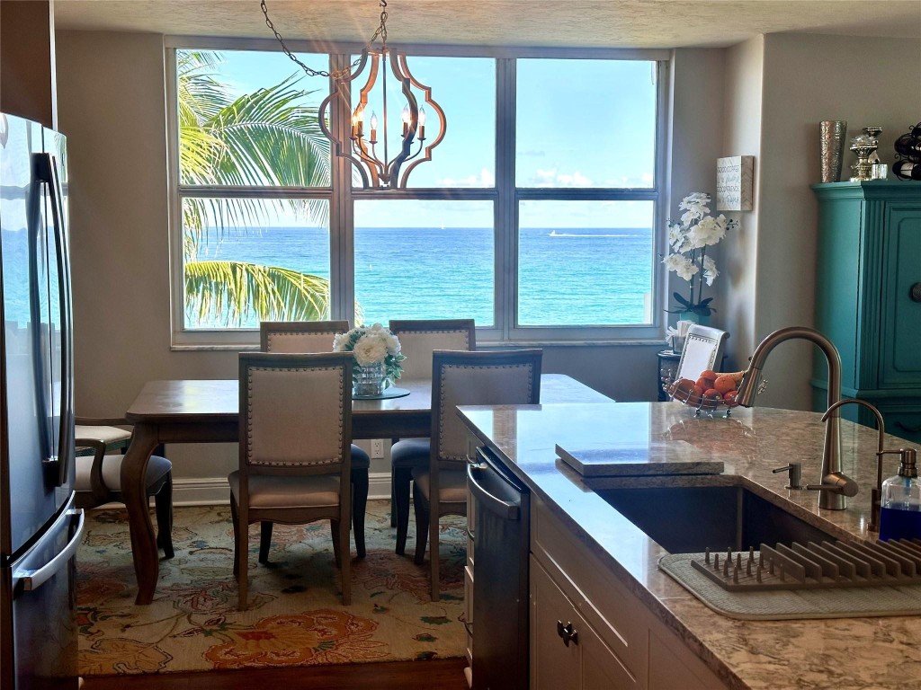 1147 Hillsboro Mile 214