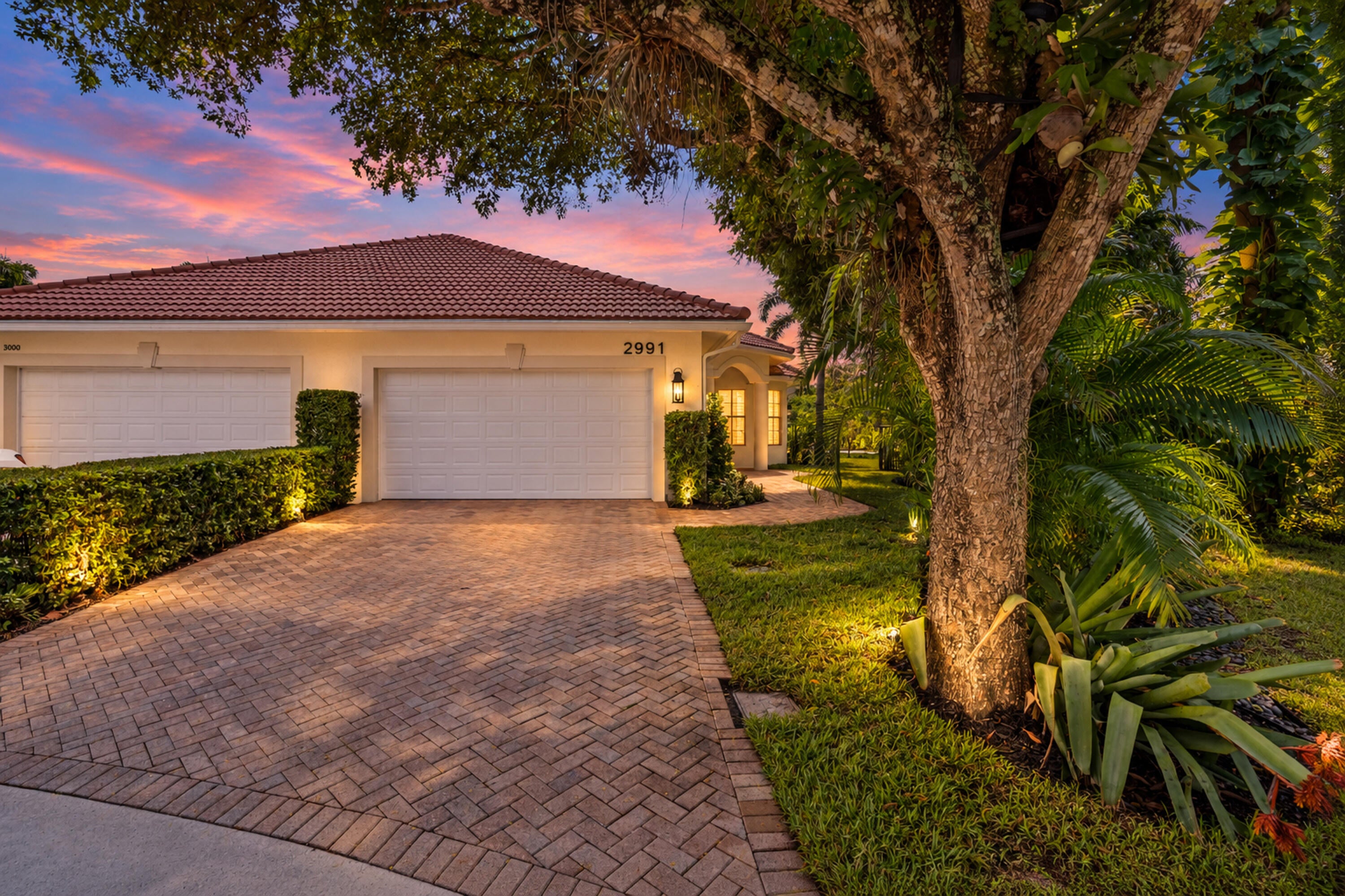 2991 TWIN OAKS Way