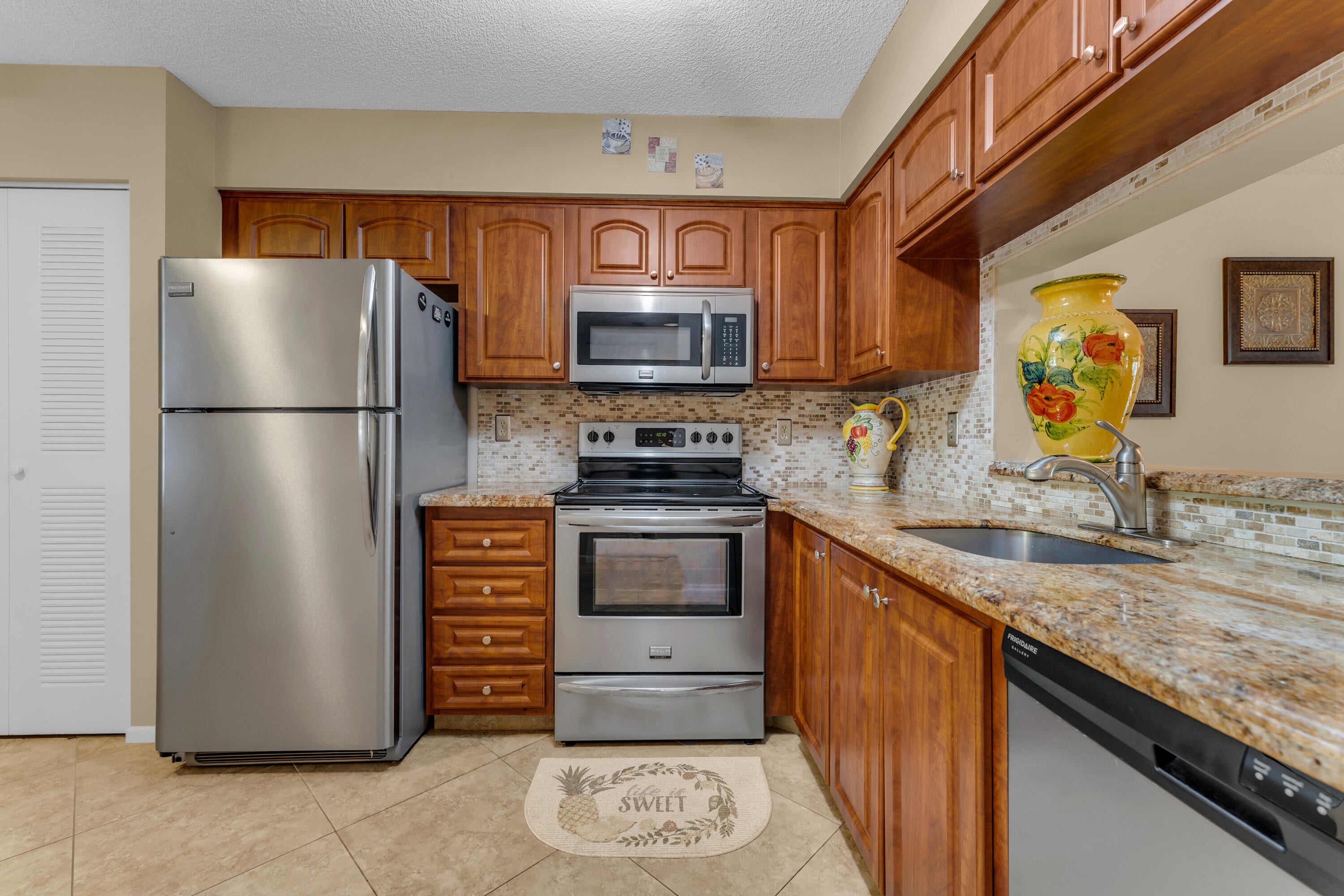 7340 AMBERLY Lane 210