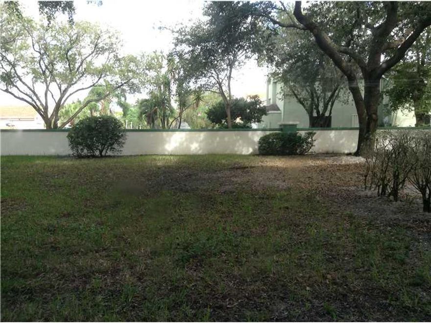 FIRST FLOOR 1/1 CONDO FOR EASY ACCESS.  NEWLY PAINTED.NEW BLINDS ON PATIO. LAMINATE FLOORS.PERFECT FOR SOMEONE WHO WANTS THE COUNTRY CLUB LIFESTYLE IN WYNMOOR.  SO MUCH TO DO LIKE MOVIES, TENNIS, GOLF, CLUBS & BAR-B-QUES. FREE BUS SERVICE AND RESTAURANT O N SITE.  HOA STATES 55+.