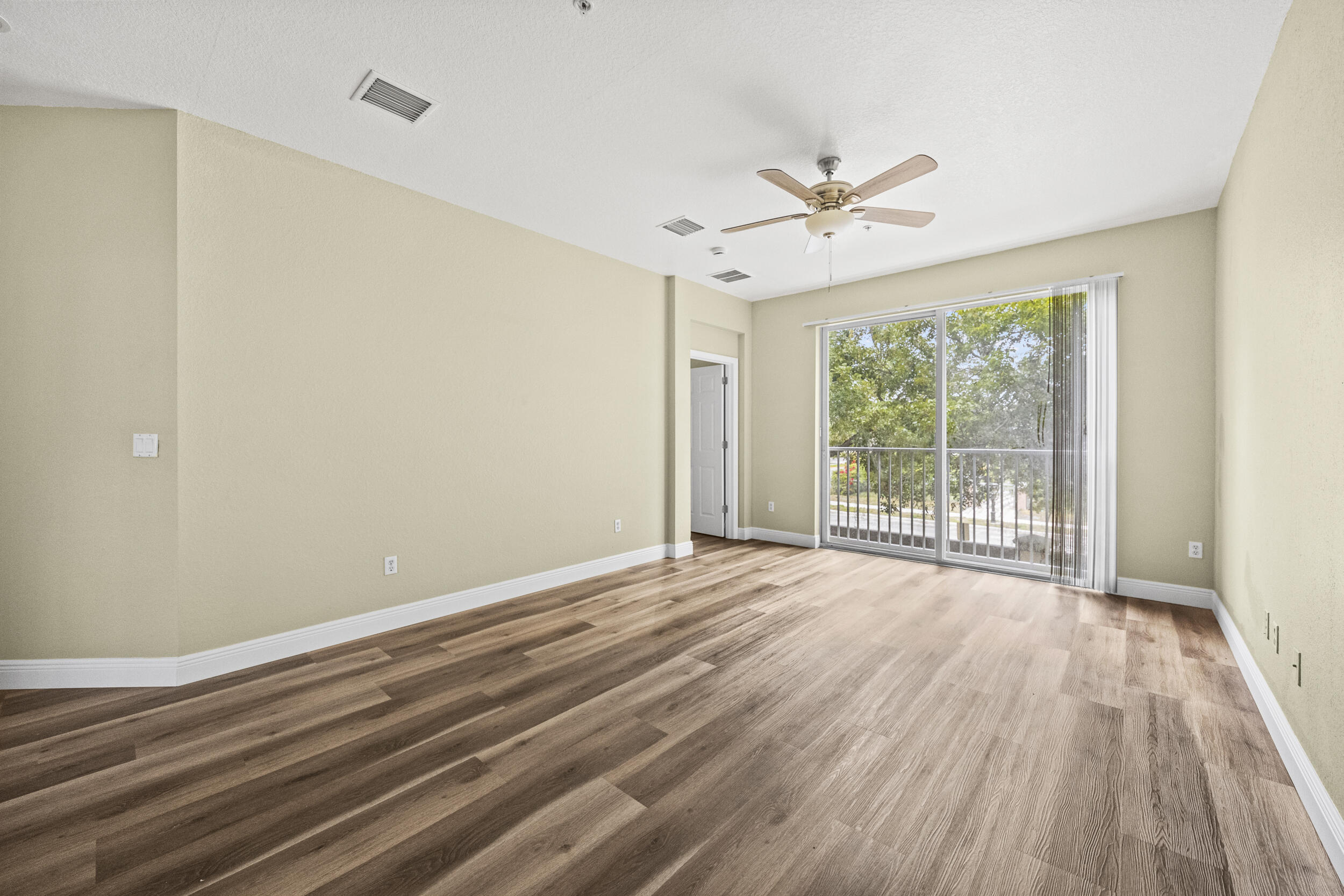 MARSH HARBOUR 52 CONDOMINIUM - Residential