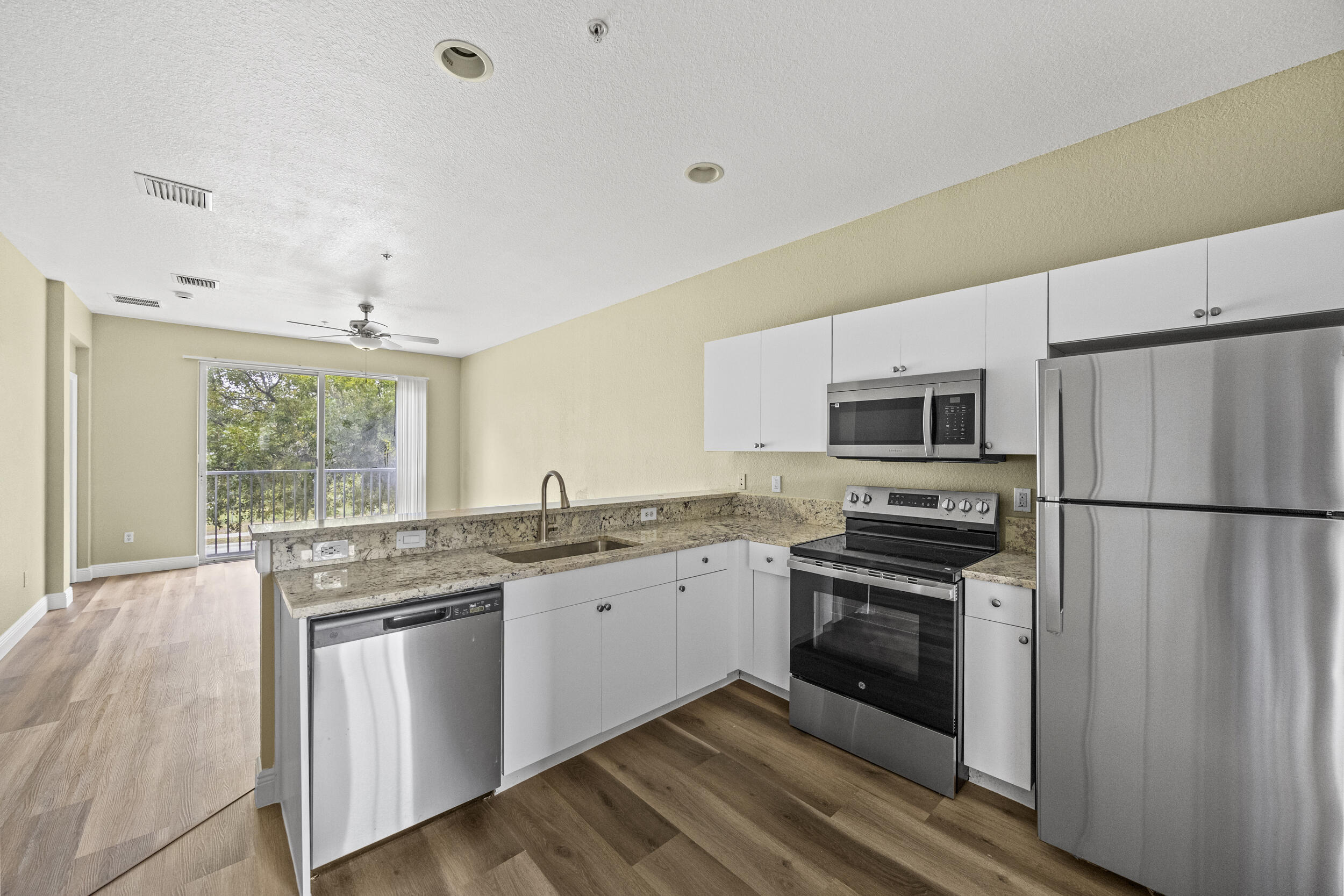 MARSH HARBOUR 52 CONDOMINIUM - Residential