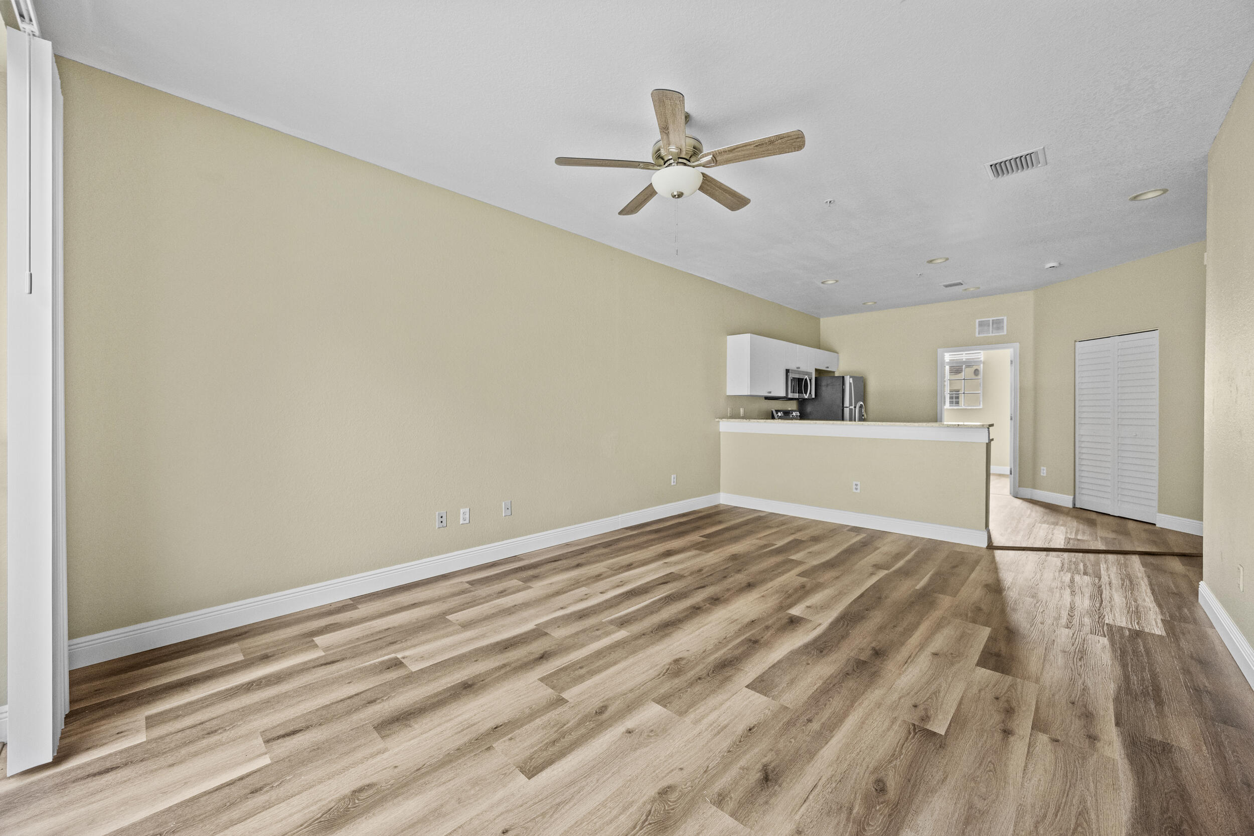 MARSH HARBOUR 52 CONDOMINIUM - Residential