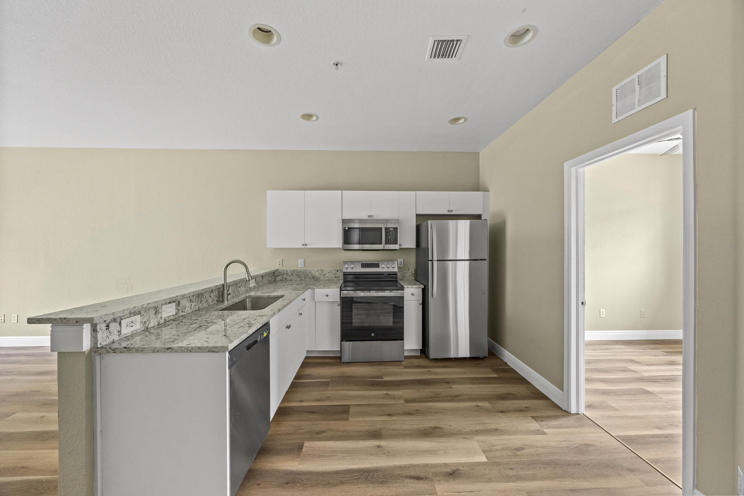 MARSH HARBOUR 52 CONDOMINIUM - Residential