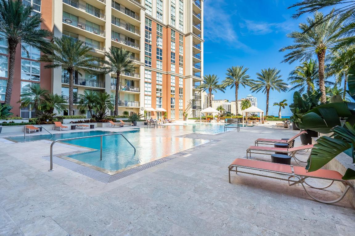 CITYPLACE SOUTH TOWER CONDO - Residential