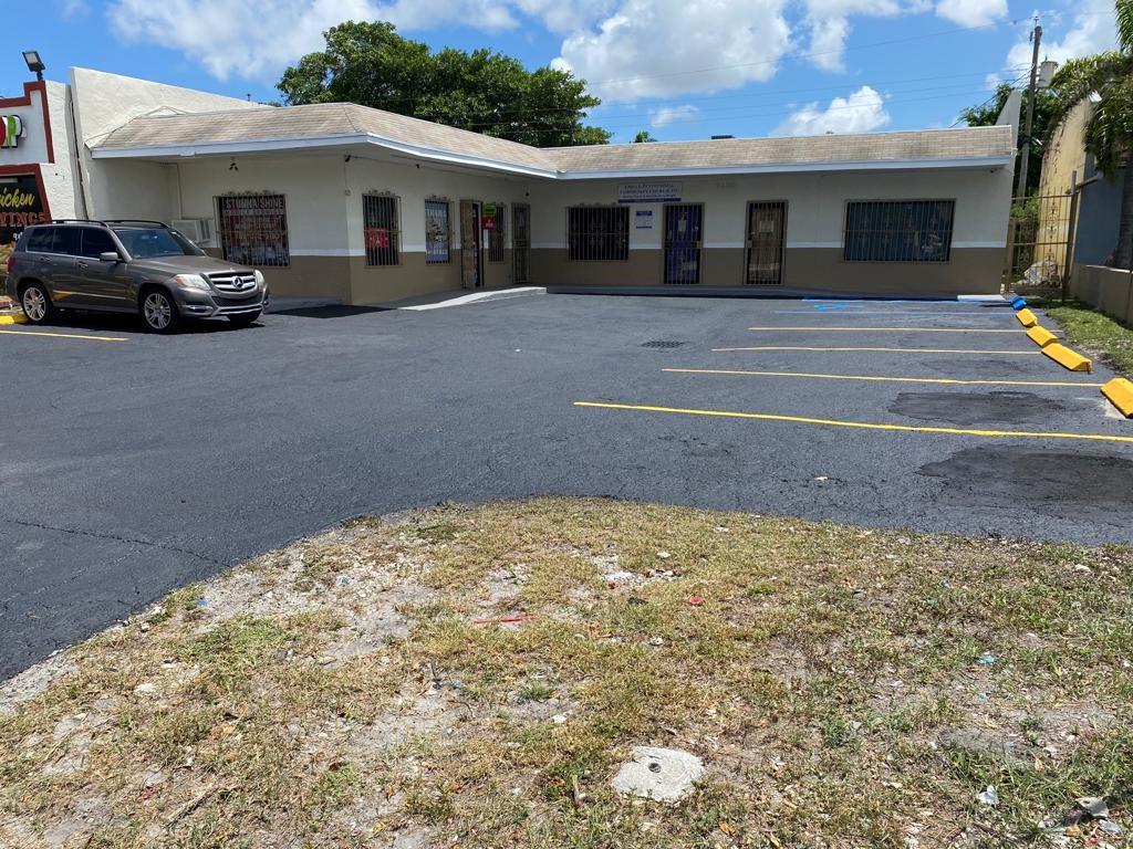 ******Free Standing retail commercial building located along major thoroughfare in Broward County. Building is located in the immediate vicinity north of the Central Business District of the City of Fort Lauderdale giving it is an excellent location in an active economic area. Property is located in the central portion of Broward County more specifically within the City of Fort Lauderdale west of Interstate-95 and just north of Sunrise Boulevard. 4 Tenants occupy building. Most of the tenants are on month to month leases so market rents can be determined by buyer. CURRENTLY $63, 000 IN ANNUAL RENT