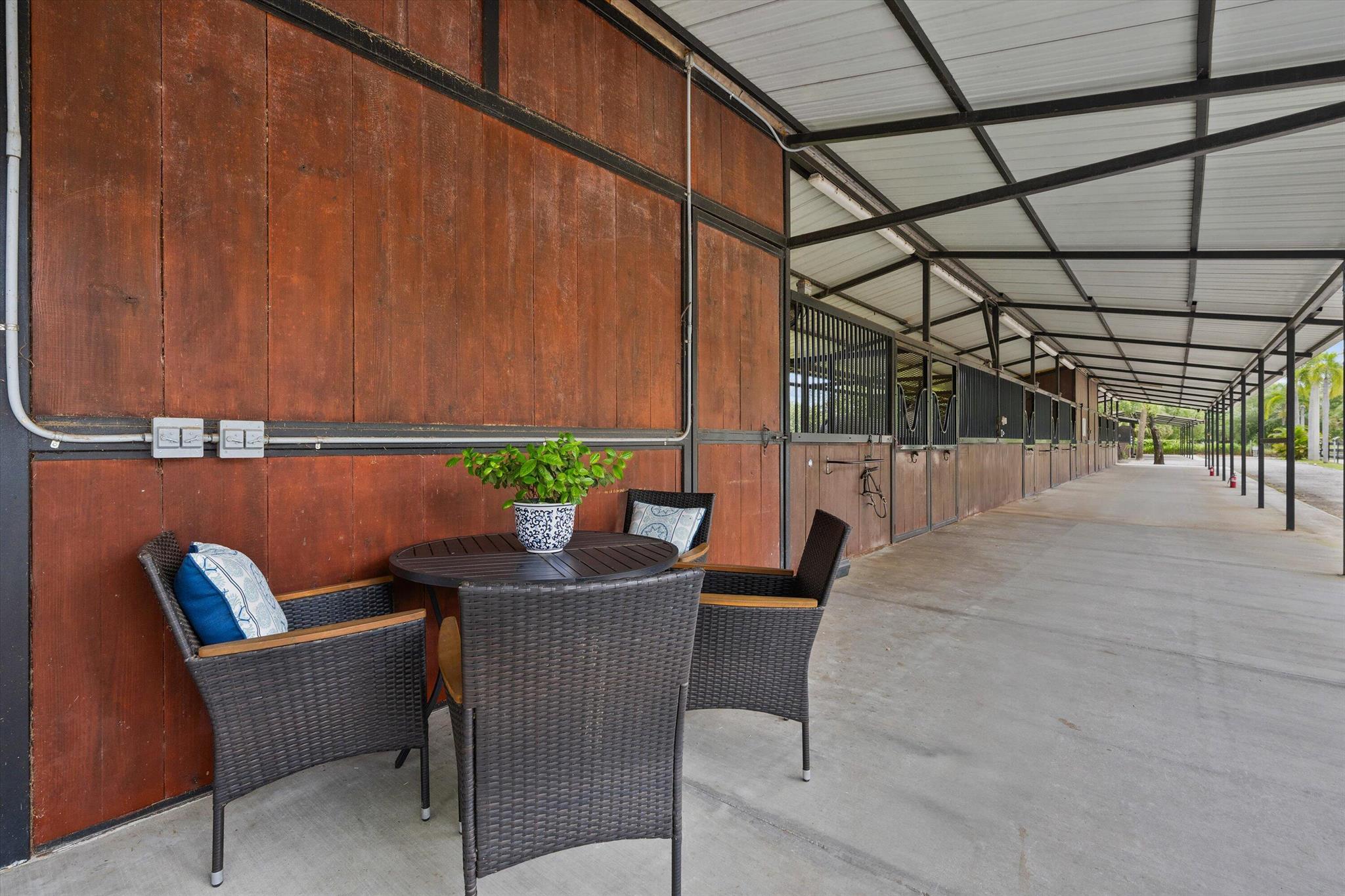 LOXAHATCHEE GROVES - Residential Lease