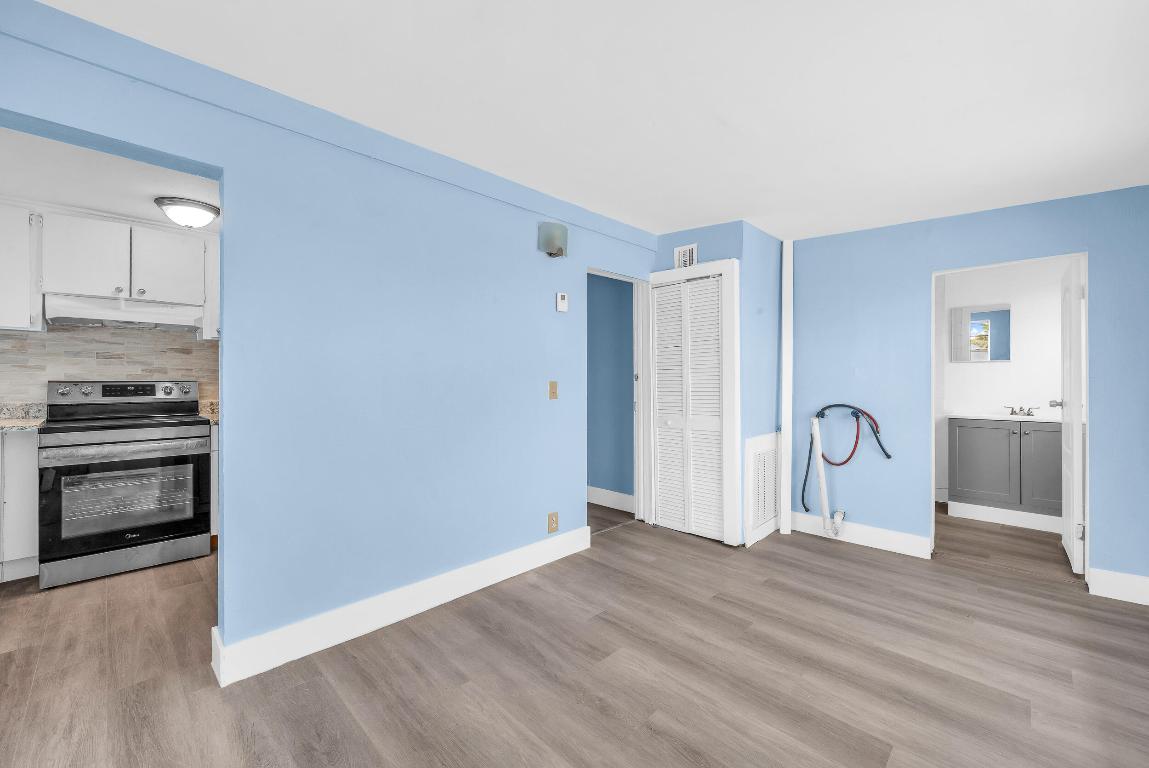 ACREHOME PARK SECOND ADD - Residential Lease