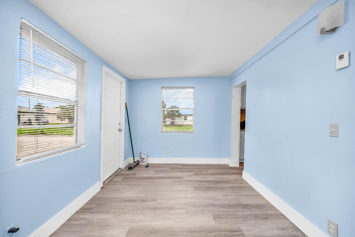 ACREHOME PARK SECOND ADD - Residential Lease