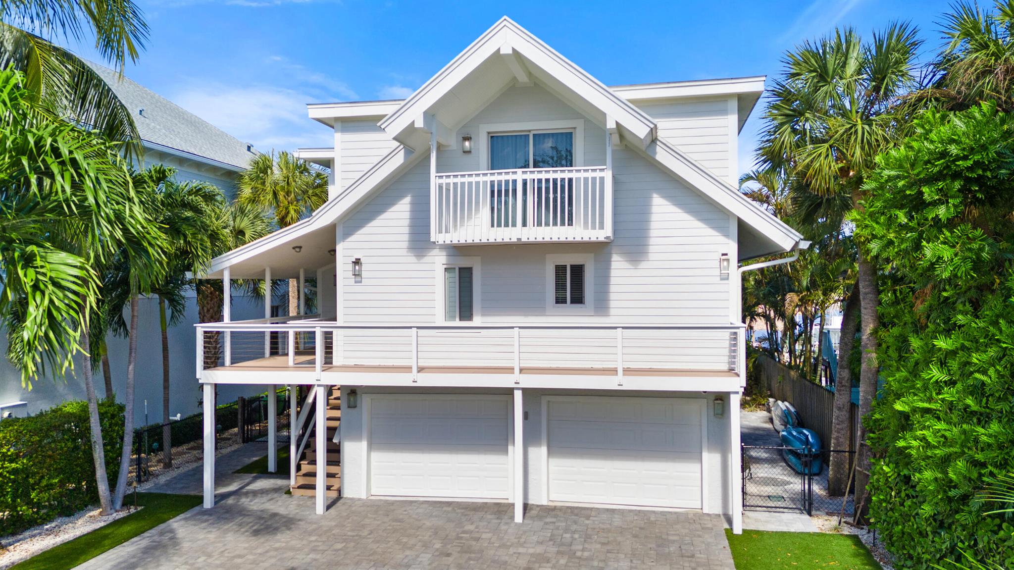 YACHT CLUB ESTATES - Residential