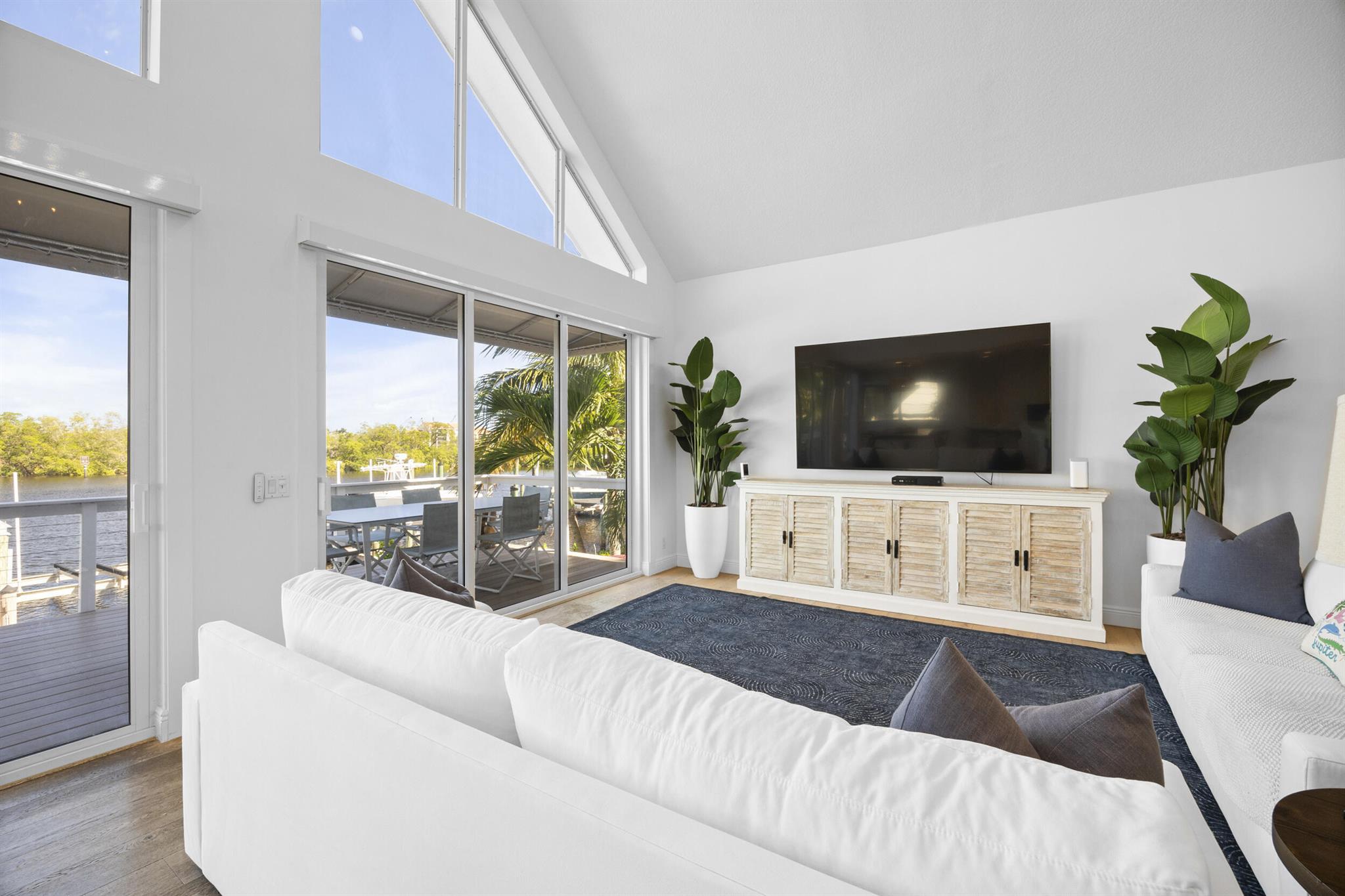 YACHT CLUB ESTATES - Residential