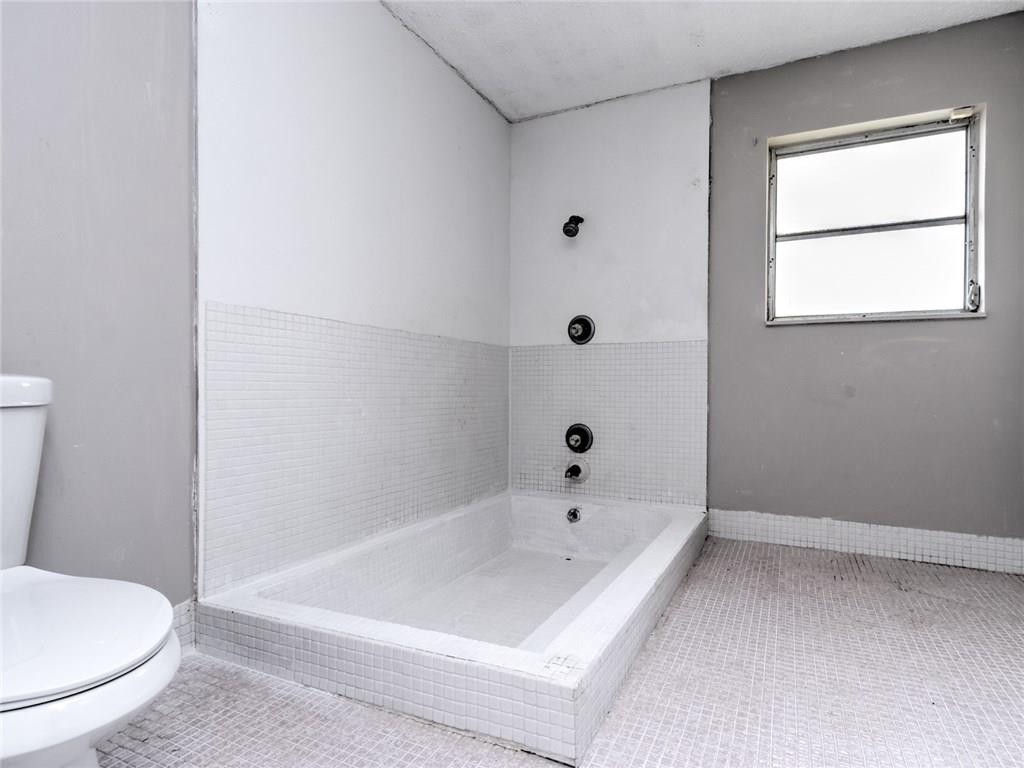 Bonaventure Lakes 87-26 B - Residential