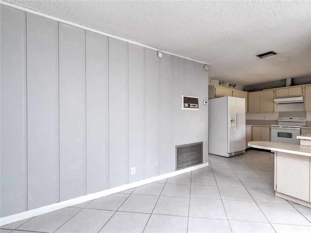 Bonaventure Lakes 87-26 B - Residential