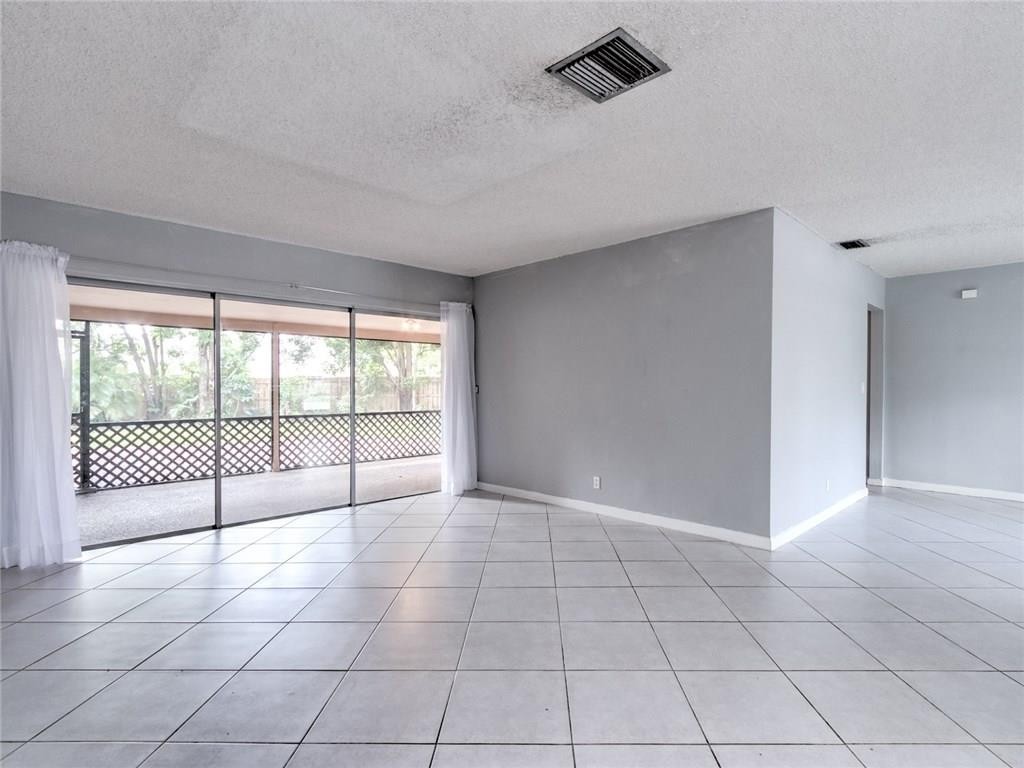 Bonaventure Lakes 87-26 B - Residential