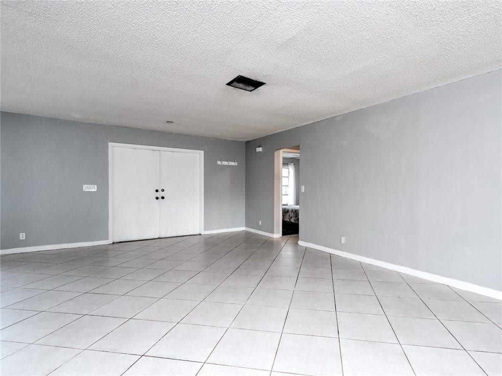 Bonaventure Lakes 87-26 B - Residential