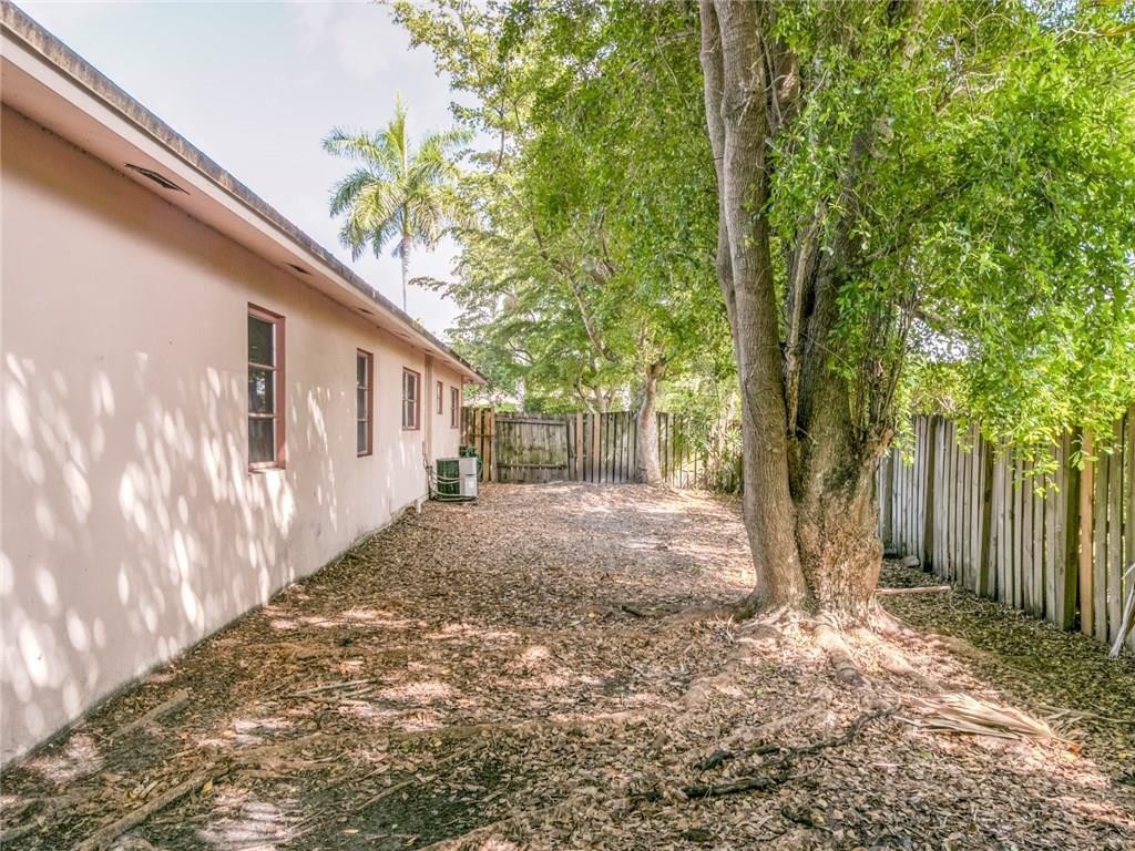 Bonaventure Lakes 87-26 B - Residential