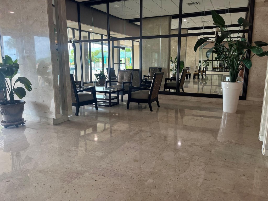 Arlen House - Residential