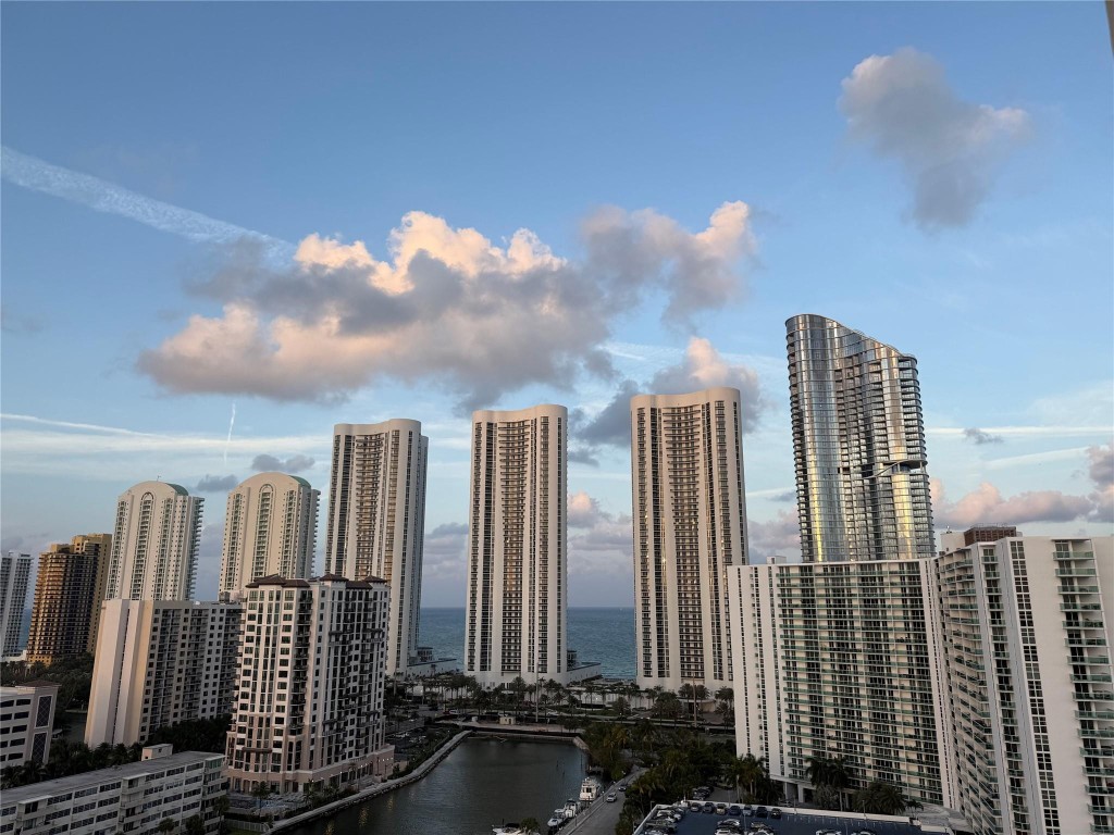 Arlen House - Residential