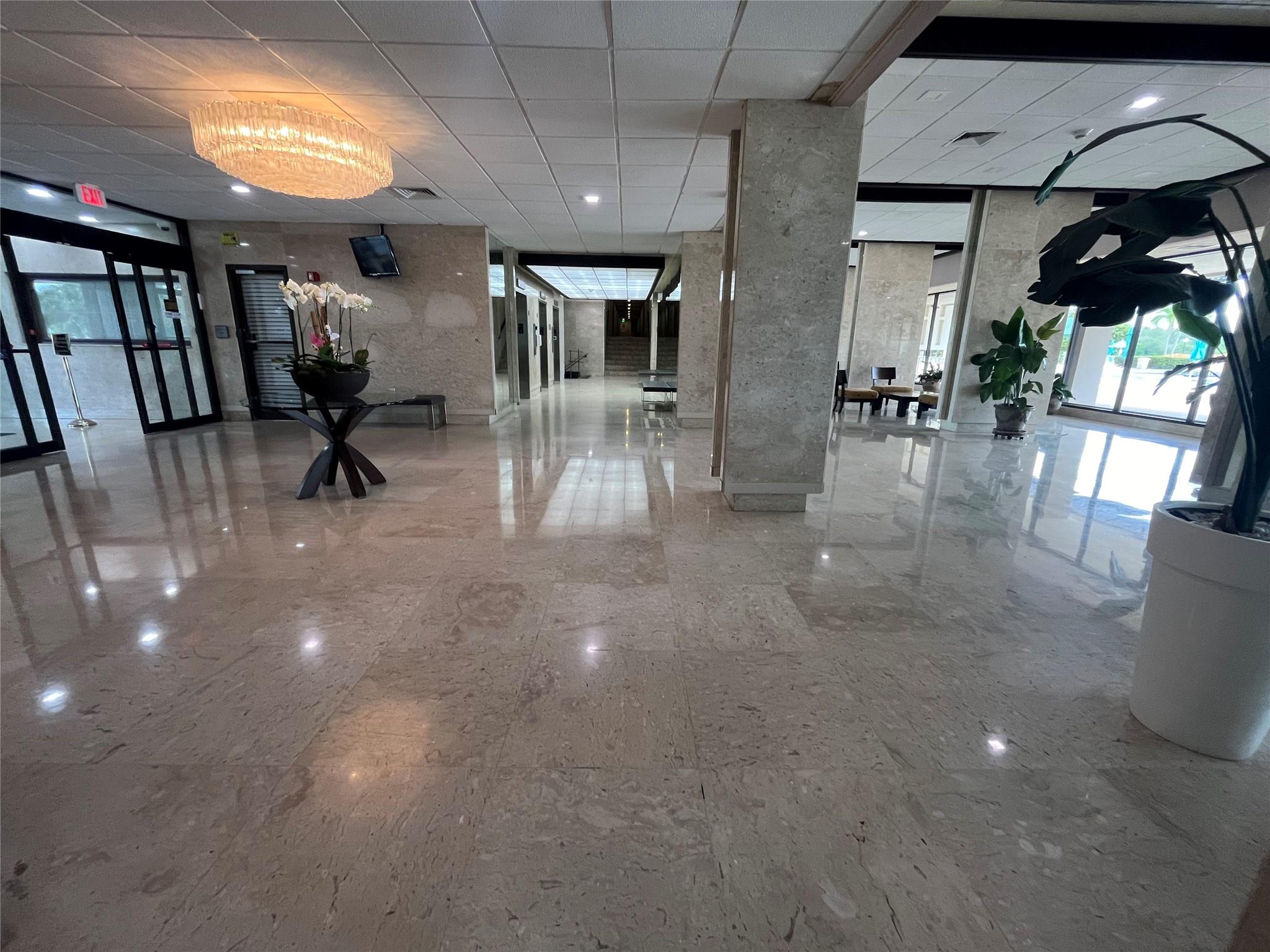 300 Bayview Dr 1809