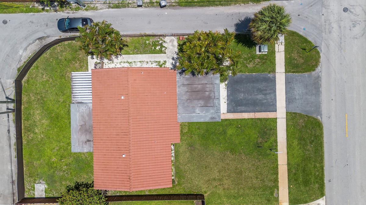 326 N 32nd Ave, Hollywood, FL, 33021/$574,000 3 326 N 32nd Ave