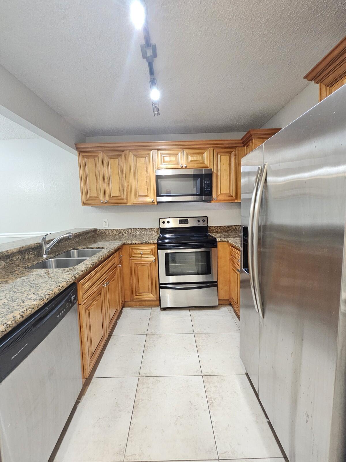 PALM BEACH PLACE CONDO - Residential Lease