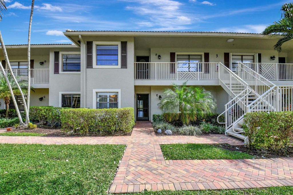 Photo of 3 Stratford Drive #E, Boynton Beach, FL 33436 (MLS # R10964639)