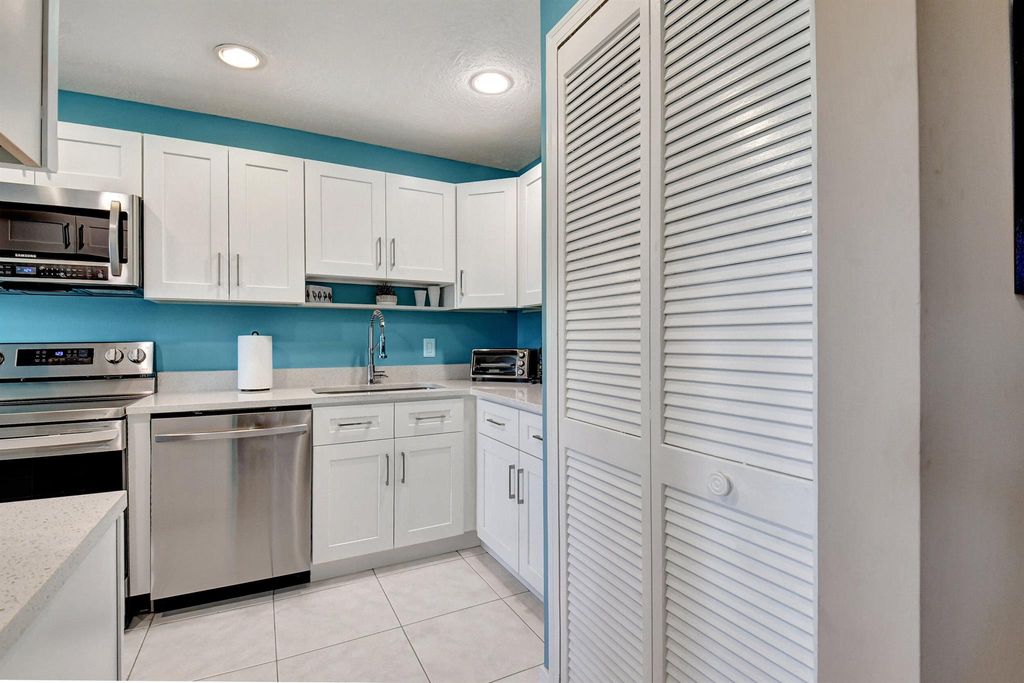 Photo of 3 Stratford Drive #E, Boynton Beach, FL 33436 (MLS # R10964639)