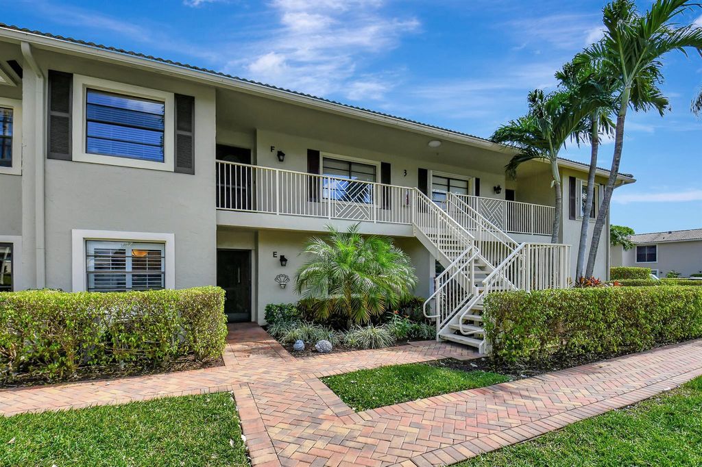 Photo of 3 Stratford Drive #E, Boynton Beach, FL 33436 (MLS # R10964639)