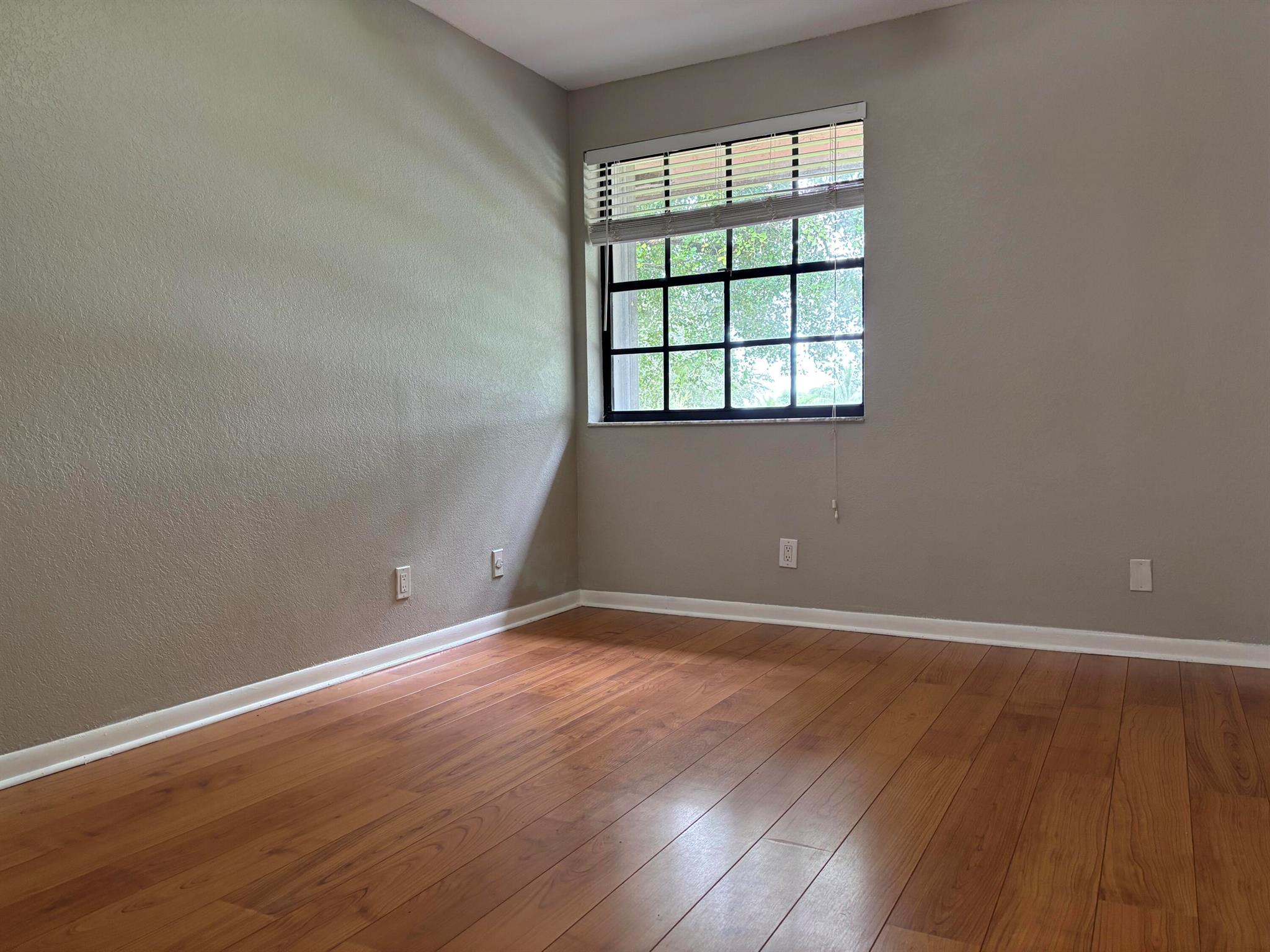 Lakeview Courts - Residential Lease