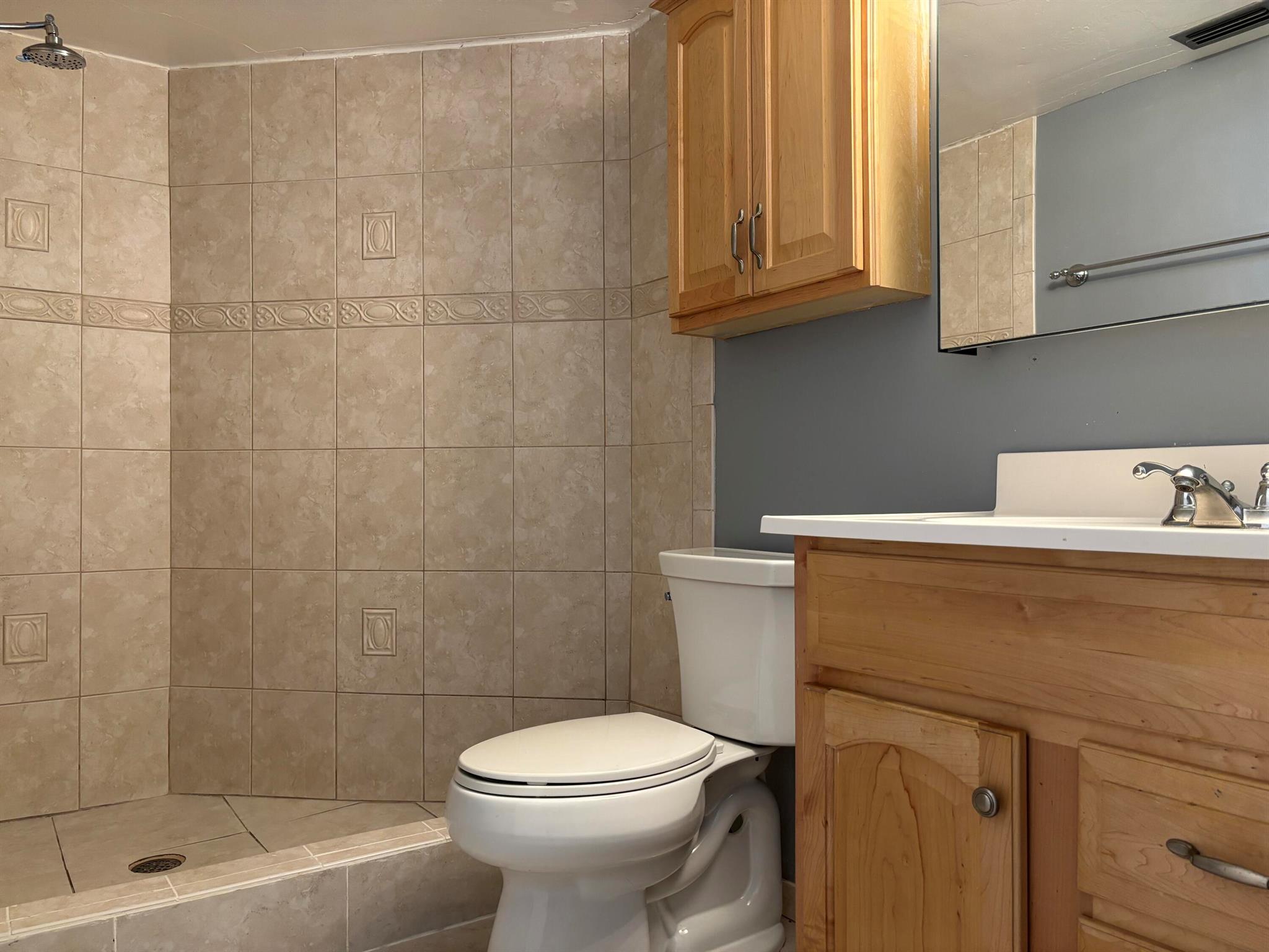 Lakeview Courts - Residential Lease