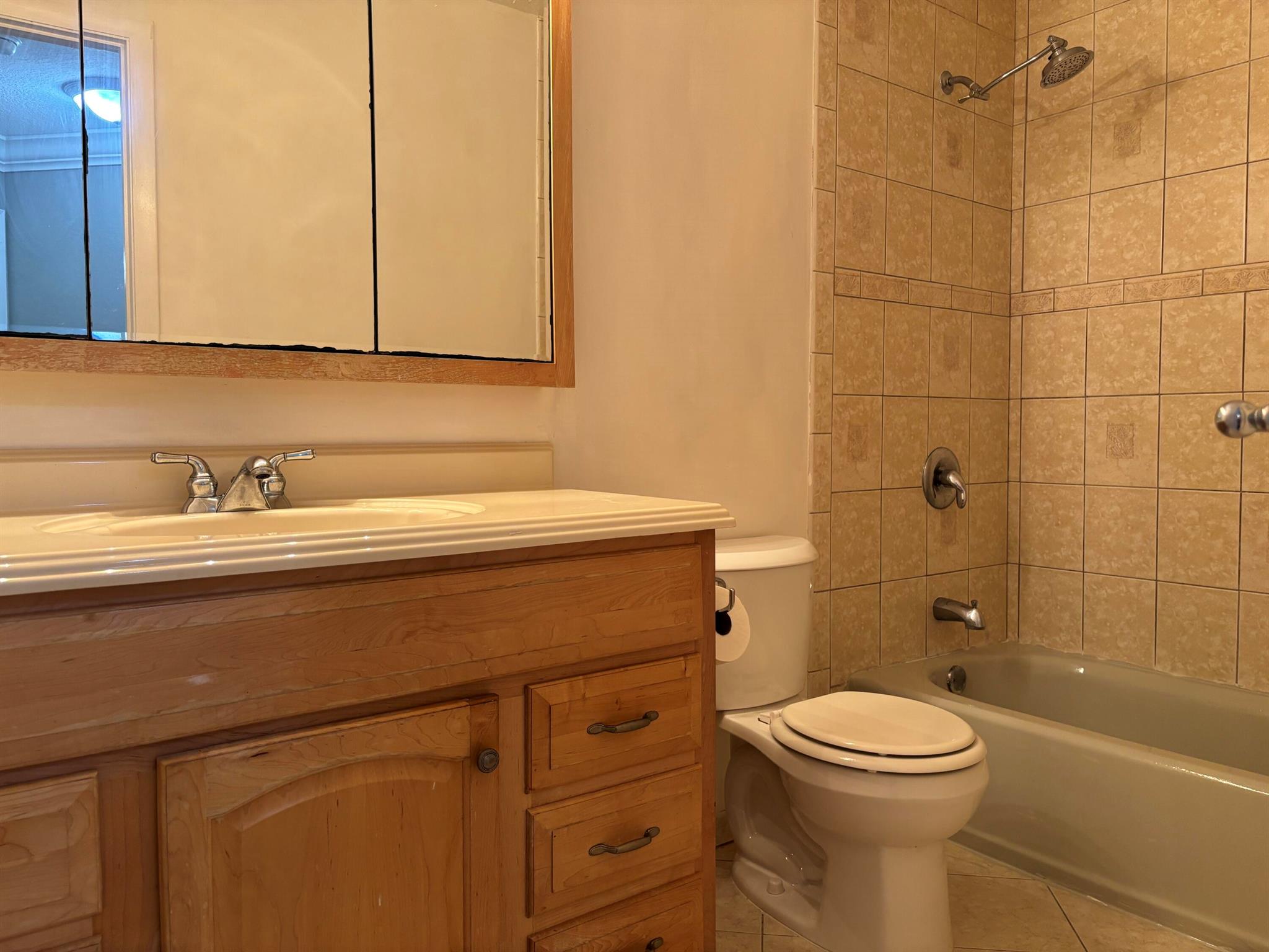 Lakeview Courts - Residential Lease