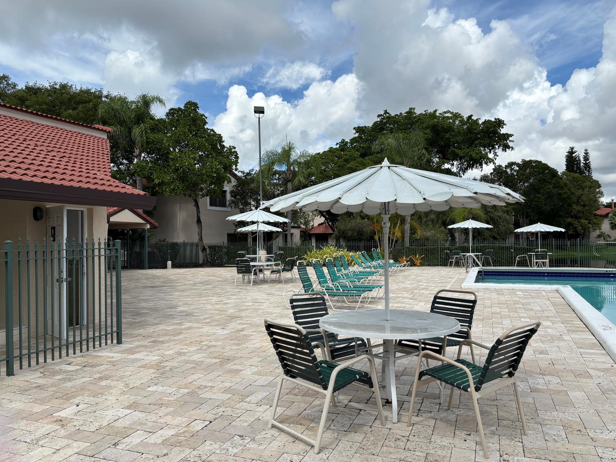 Lakeview Courts - Residential Lease