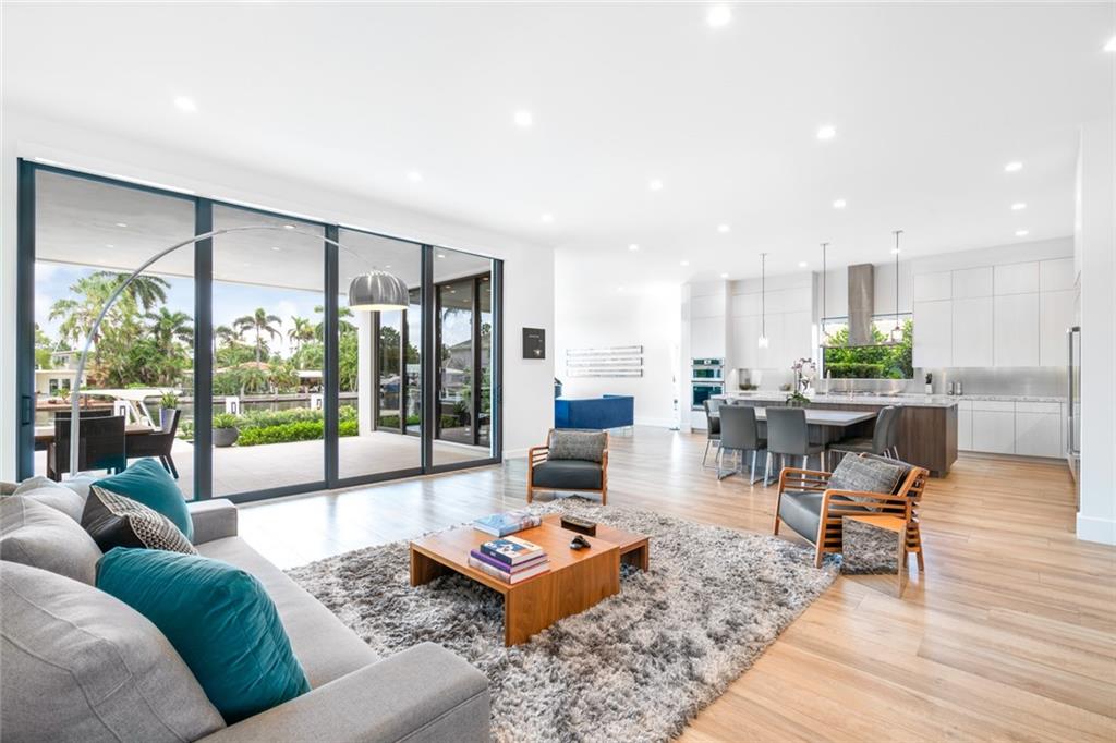 RIO VISTA ISLES - Residential