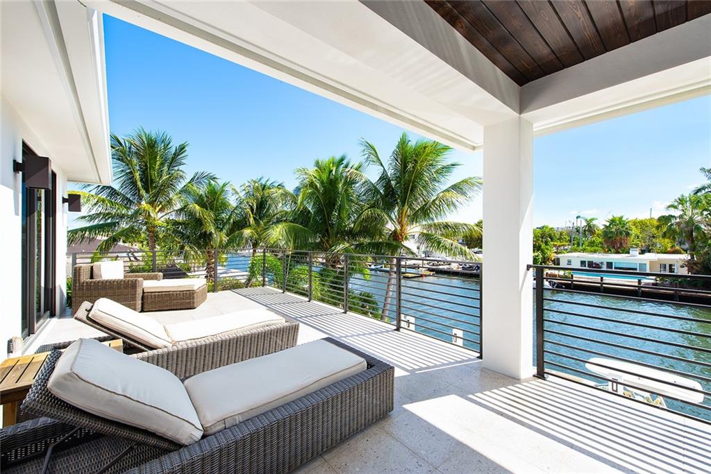 RIO VISTA ISLES - Residential