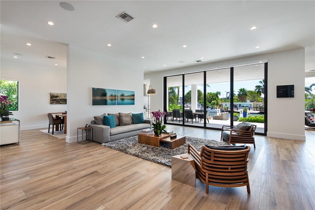 RIO VISTA ISLES - Residential