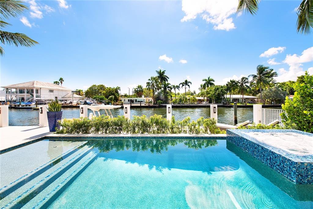 RIO VISTA ISLES - Residential