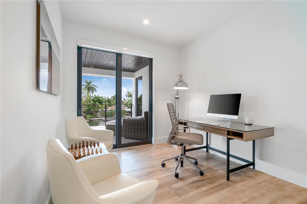 RIO VISTA ISLES - Residential