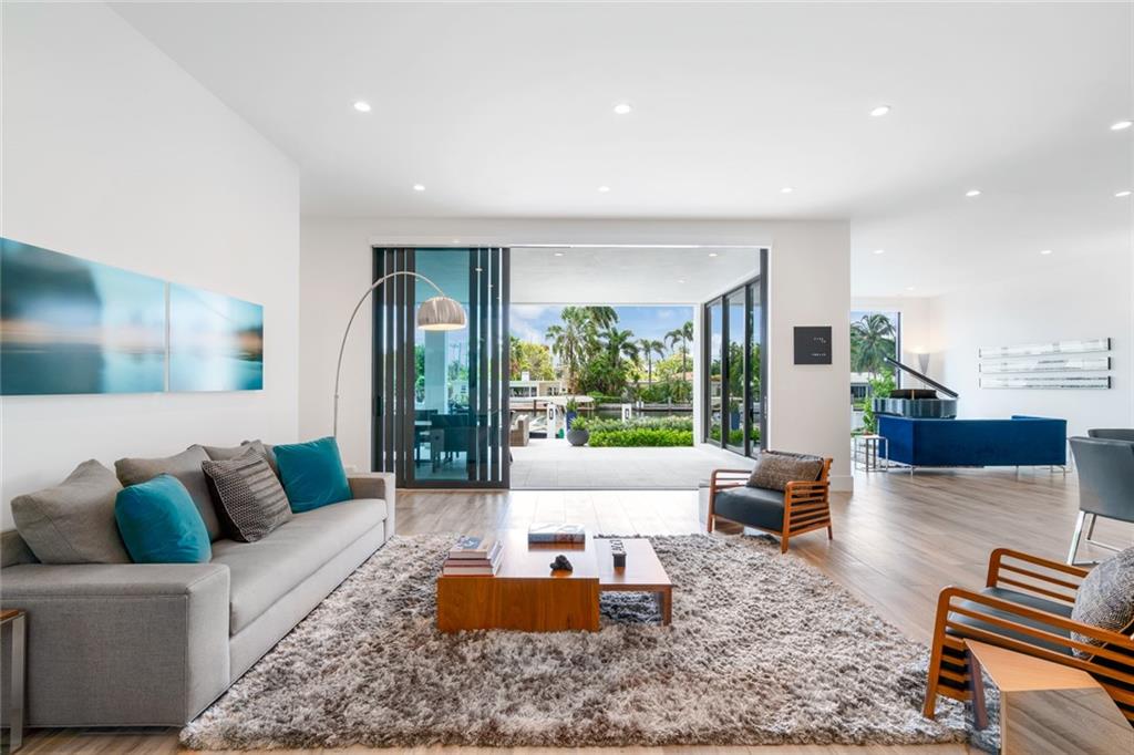 RIO VISTA ISLES - Residential