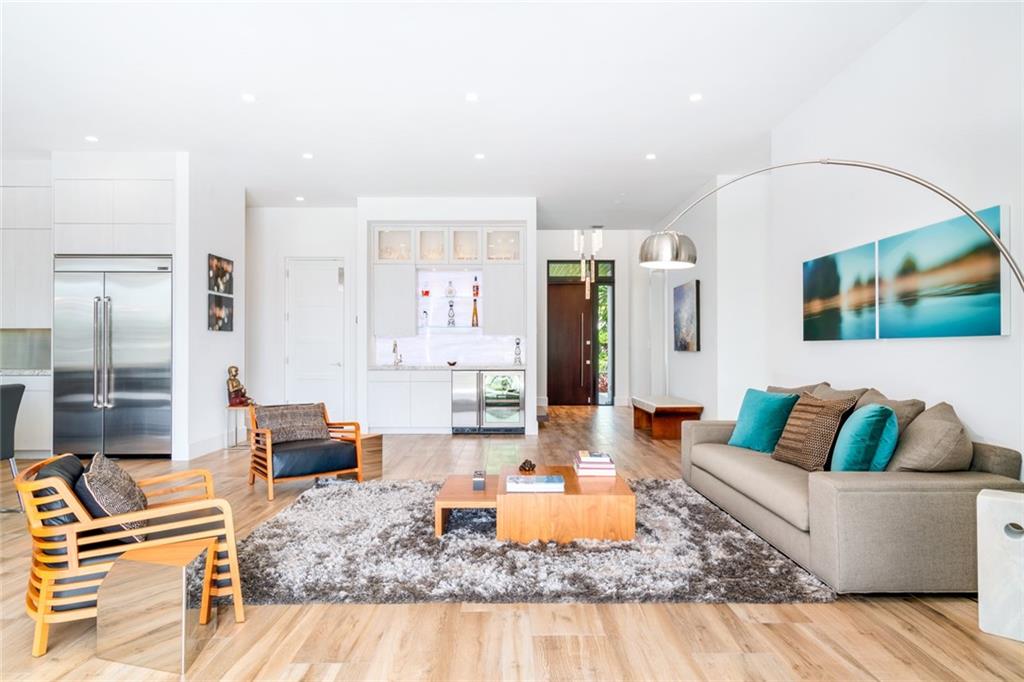 RIO VISTA ISLES - Residential