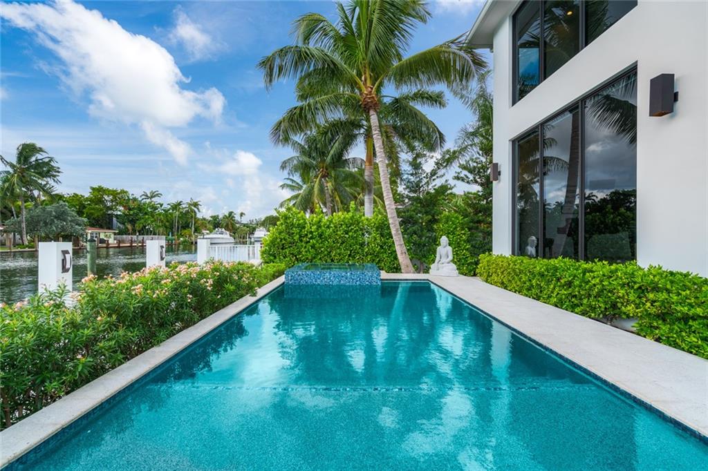 RIO VISTA ISLES - Residential